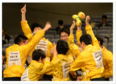 総合優勝の喜びに沸く神奈川県代表チーム
